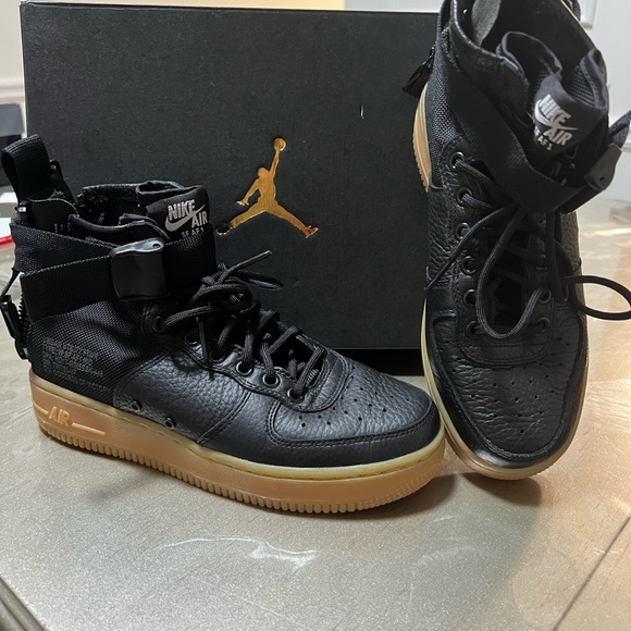 Nike Shoes - Nike Air SF AF1. Used like new!!!